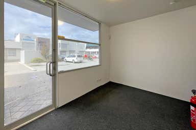 Unit 4, 17 Caloundra Road Clarkson WA 6030 - Image 4