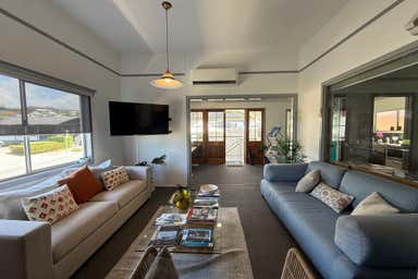 461 Esplanade Manly QLD 4179 - Image 3