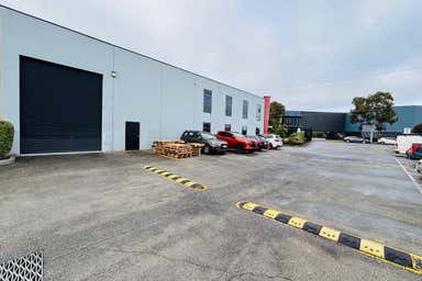 1/21 Barry Street Bayswater VIC 3153 - Image 3