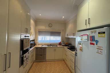 18 Dameeli Avenue Kirrawee NSW 2232 - Image 4