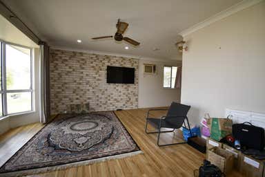 105 Foster Street Gracemere QLD 4702 - Image 4