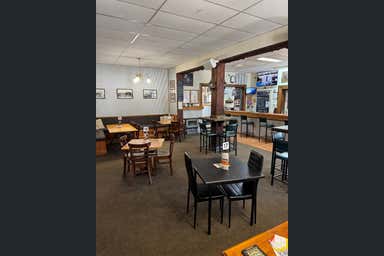 Crown Hotel Newstead, 8 Lyons Street Newstead VIC 3462 - Image 4