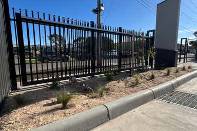 4 Carrington Drive Albion VIC 3020 - Image 3