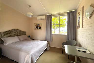 Lake Bolac Motel, 2173 Glenelg Highway Lake Bolac VIC 3351 - Image 4