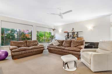 9 Leonard Avenue Surfers Paradise QLD 4217 - Image 3