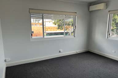 Suite 1, 123 Bay Terrace Wynnum QLD 4178 - Image 3