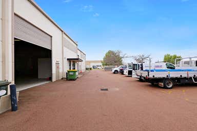 2/79 Catalano Circuit Canning Vale WA 6155 - Image 3