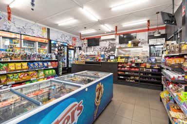 Service Station With Vacant Possession, 33 Seignior Street Junee NSW 2663 - Image 3