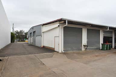 2/15 Whitehouse Street Garbutt QLD 4814 - Image 2