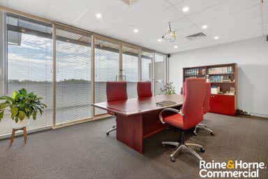 9&10/187-197 Days Road Grange QLD 4051 - Image 3