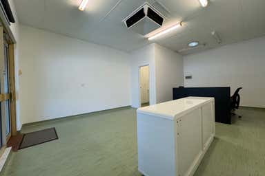 shop 3 136, 140 Hampton Rd Fremantle WA 6160 - Image 4