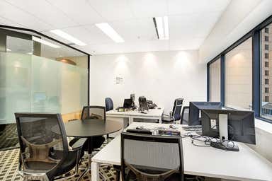 512/1 Queens Road Melbourne VIC 3000 - Image 3