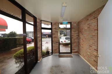 2/6 Virginia Street Mornington VIC 3931 - Image 4