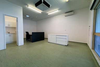 shop 3 136, 140 Hampton Rd Fremantle WA 6160 - Image 3