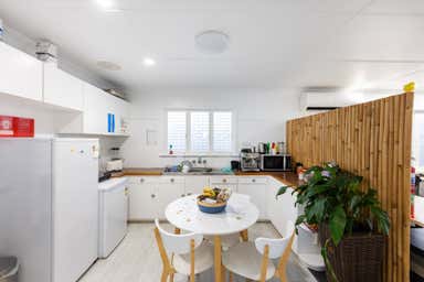 12 West Street Burleigh Heads QLD 4220 - Image 4