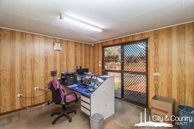 19 Commercial Road Mount Isa QLD 4825 - Image 4