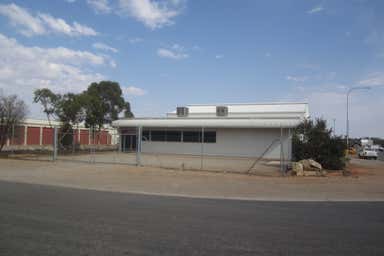 16 Gosse Street Roxby Downs SA 5725 - Image 3