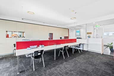 18/240 Varsity Parade Varsity Lakes QLD 4227 - Image 4