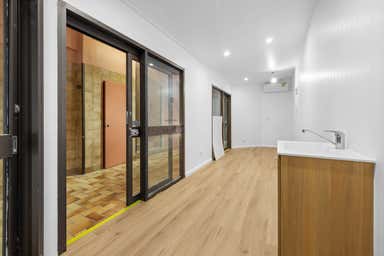 3/77 Redcliffe Parade Redcliffe QLD 4020 - Image 3