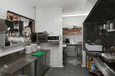 9/10 Waterloo Street Narrabeen NSW 2101 - Image 4