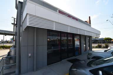 T4, 217 Ingham Road West End QLD 4810 - Image 3