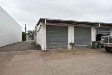 2/15 Whitehouse Street Garbutt QLD 4814 - Image 3