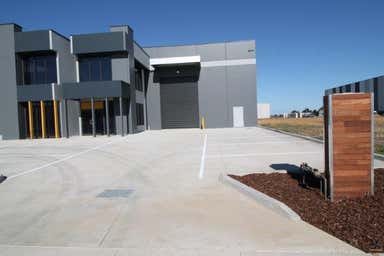 Unit 2, 33 Tarmac Way Pakenham VIC 3810 - Image 4