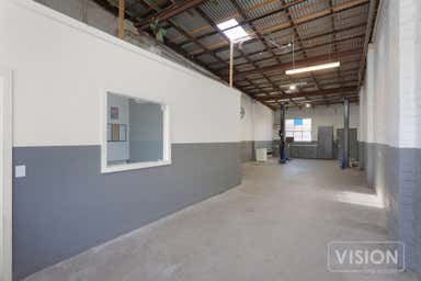 6/2 Wren Road Moorabbin VIC 3189 - Image 3