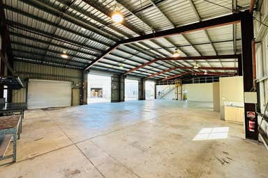 1/17 Commerce Court Noosaville QLD 4566 - Image 3