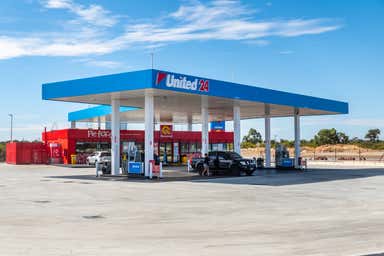 United  Petroleum, 793 Thomas Road Anketell WA 6167 - Image 4
