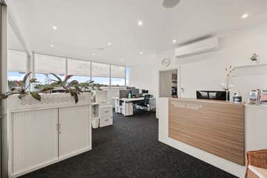 Shop 4/2A Carbine Way Mornington VIC 3931 - Image 3