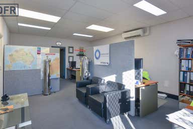 30 Parkinson Lane Kardinya WA 6163 - Image 4