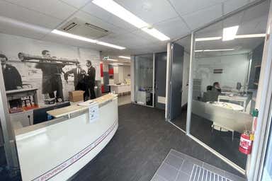 19 Rocklea Drive Port Melbourne VIC 3207 - Image 3