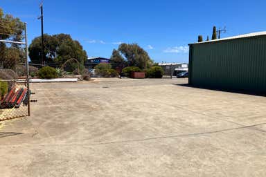 8 Kiwi Court Lonsdale SA 5160 - Image 3