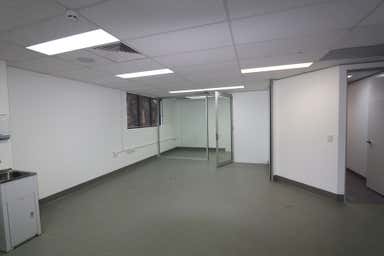 4/82 Queen Street Southport QLD 4215 - Image 4