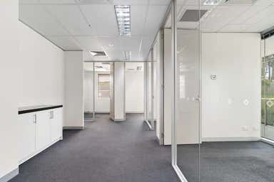 53/195 Wellington Road Clayton VIC 3168 - Image 4