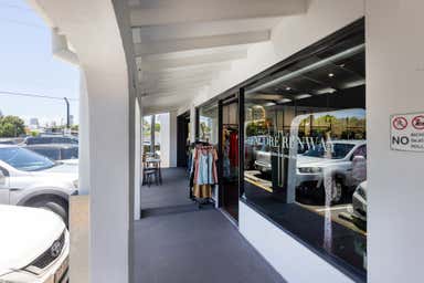 2/253 Ferry Road Southport QLD 4215 - Image 3