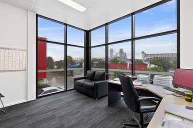 1/300 Lavarack Pinkenba QLD 4008 - Image 4