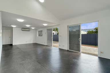 1/3 Hitech Drive Kunda Park QLD 4556 - Image 4