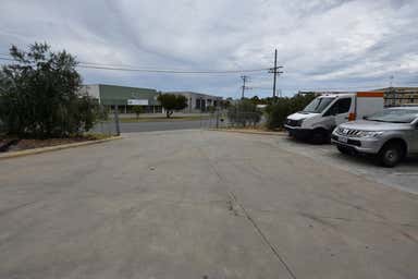 1/5 Geelong Court Bibra Lake WA 6163 - Image 3