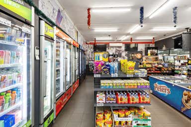 Service Station With Vacant Possession, 33 Seignior Street Junee NSW 2663 - Image 4