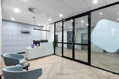 Suite 1B, 2 Gardner Close Milton QLD 4064 - Image 3