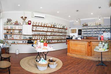 1/84 Main Street Mornington VIC 3931 - Image 3