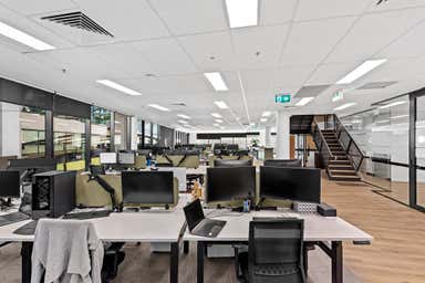 Part Level 1, 76  Skyring Terrace Newstead QLD 4006 - Image 3