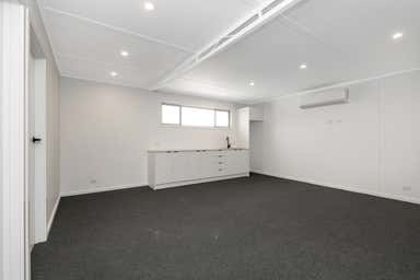 1/219 Breen Street Golden Square VIC 3555 - Image 4