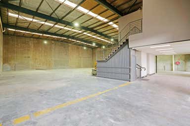 5 Meares Way Canning Vale WA 6155 - Image 4