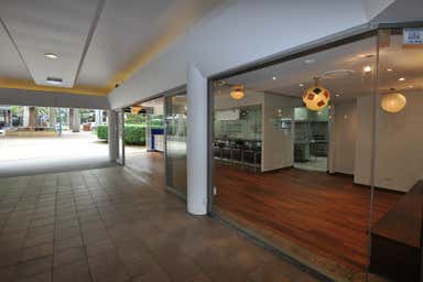 9 Beach Road Surfers Paradise QLD 4217 - Image 3