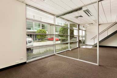 5/3 Westside Avenue Port Melbourne VIC 3207 - Image 4