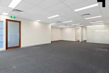 1B/4 Rocklea Drive Port Melbourne VIC 3207 - Image 4