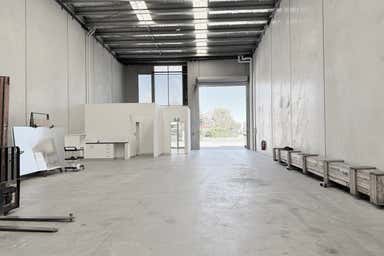 2/18 Remount Way Cranbourne West VIC 3977 - Image 4